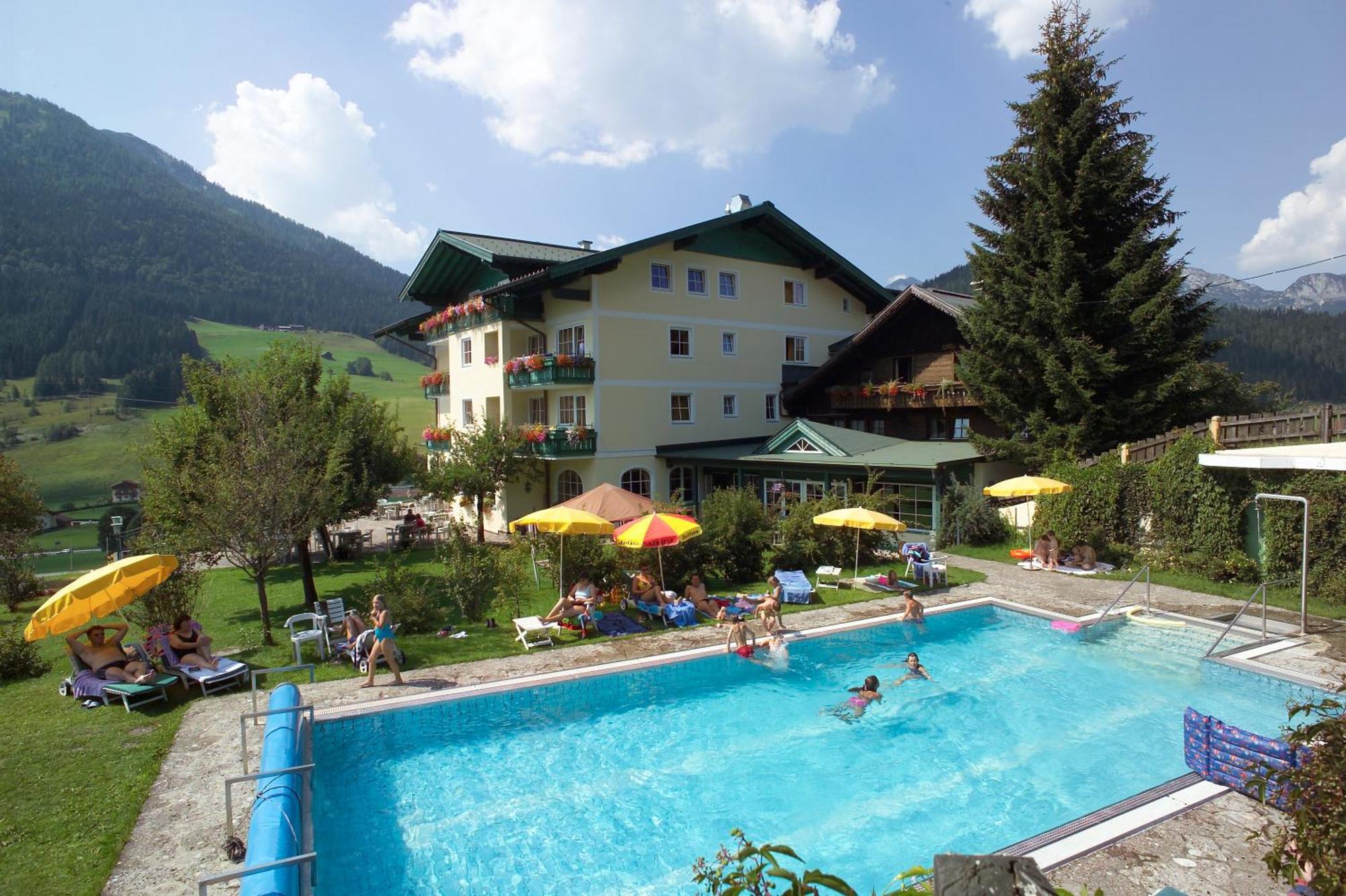 Wohlfuehlresort Und Feriengut Martinerhof Sankt Martin am Tennengebirge Ngoại thất bức ảnh