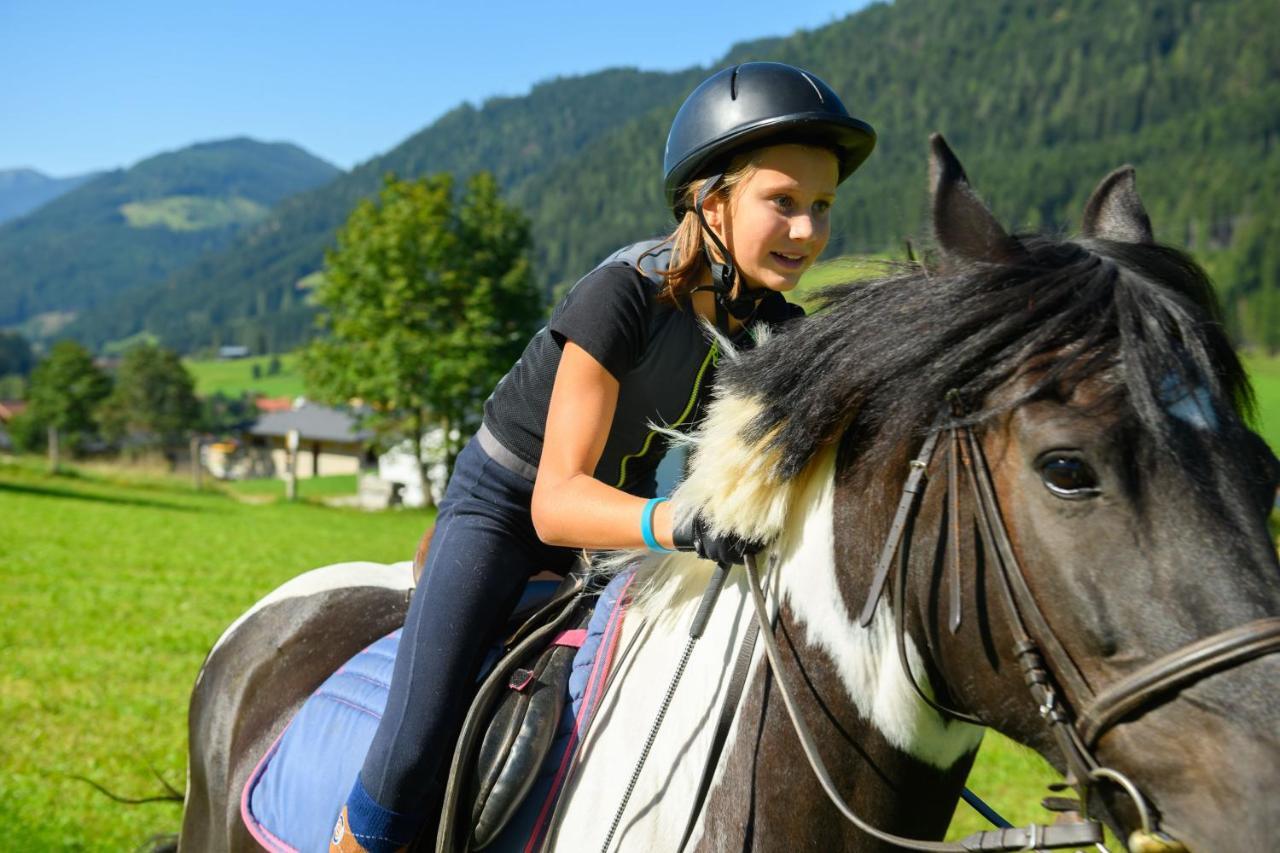 Wohlfuehlresort Und Feriengut Martinerhof Sankt Martin am Tennengebirge Ngoại thất bức ảnh